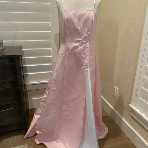 NWT Fiesta Formal Prom Evening Gown Dress Pink Beads Strapless Large - Picture 1 of 10